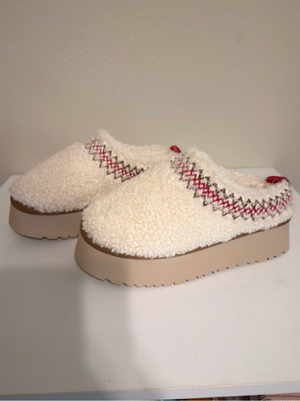 Fluffy platform slides 6